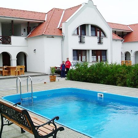 Szanyi Vendeghaz Hotel เฮจจ์คู ภายนอก รูปภาพ